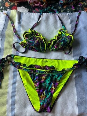 Calzedonia Neon Green Tropical Ruffle Bikini